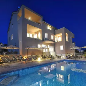 4* Gasthof Deluxe No.10 - &