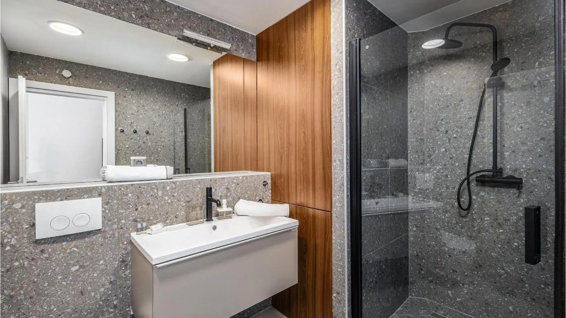 Villa Oliva Mandre 0*,
